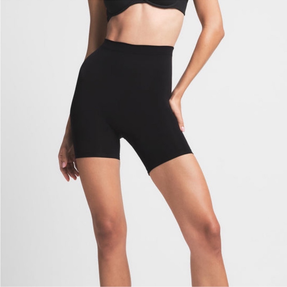 SKIMS Kim Kardashian Women's XS Sculpting Shapewear Shorts New without Tags!